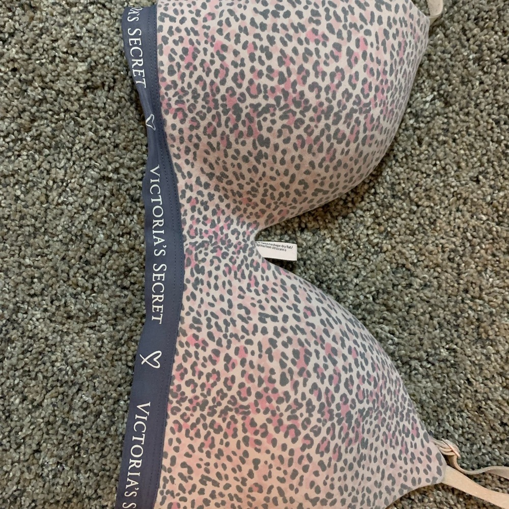Victoria secret bra 32C